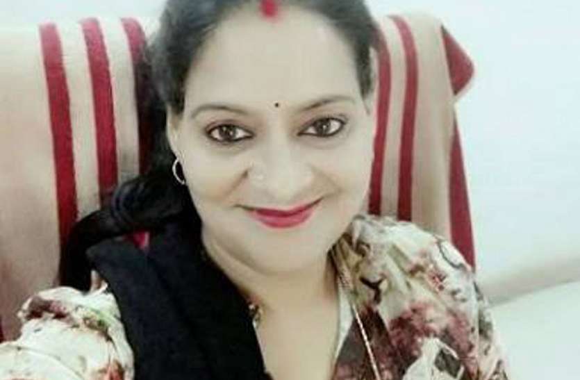 High court stay on transfer of tehsildar amita singh from Sidhi 14 साल में 29 तबादले वाली तहसीलदार के तबादले पर कोर्ट ने लगा दी रोक..जानिए क्या है मामला