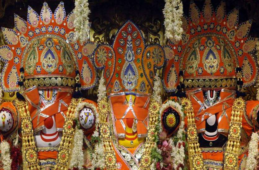 Lord returned to temple भगवान जगन्नाथ की आंखों में जलन, पट्टी बांधी