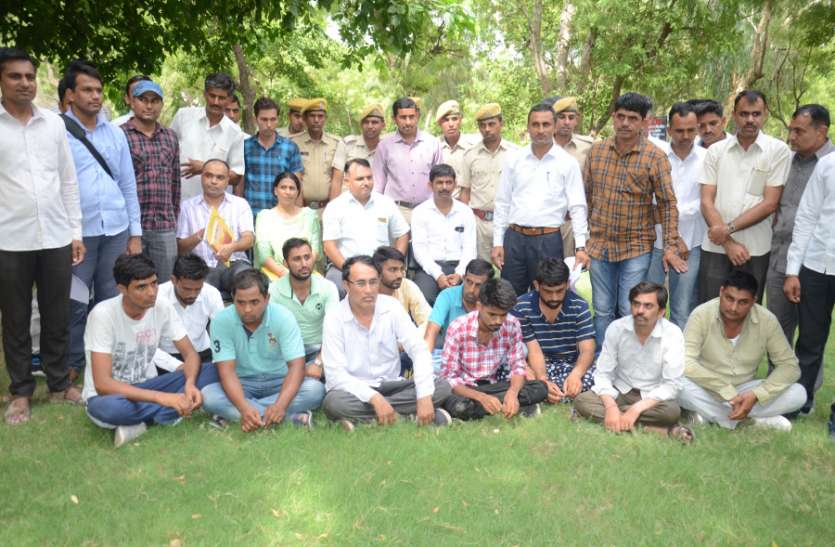 cheating gang arrested in jodhpur कांस्टेबल भर्ती परीक्षा : एसओजी करेगी नकल गिरोह की जांच, बाड़मेर व जालोर में दी जा रहीं दबिशें