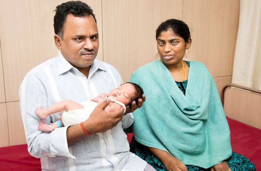A blind woman gave birth to a emmetrope child दृष्टिहीन महिला ने सामान्य दृष्टि के बच्चे को दिया जन्म