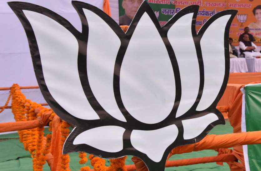 Dr. Chandramohan मायावती और अखिलेश ने बेंच डाली थीं नौकरियां - डा0 चन्द्रमोहन