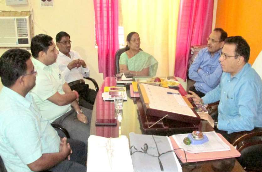 BSA फर्जी शिक्षक भर्ती की जांच के लिए सुहागनगरी पहुंची टीम
