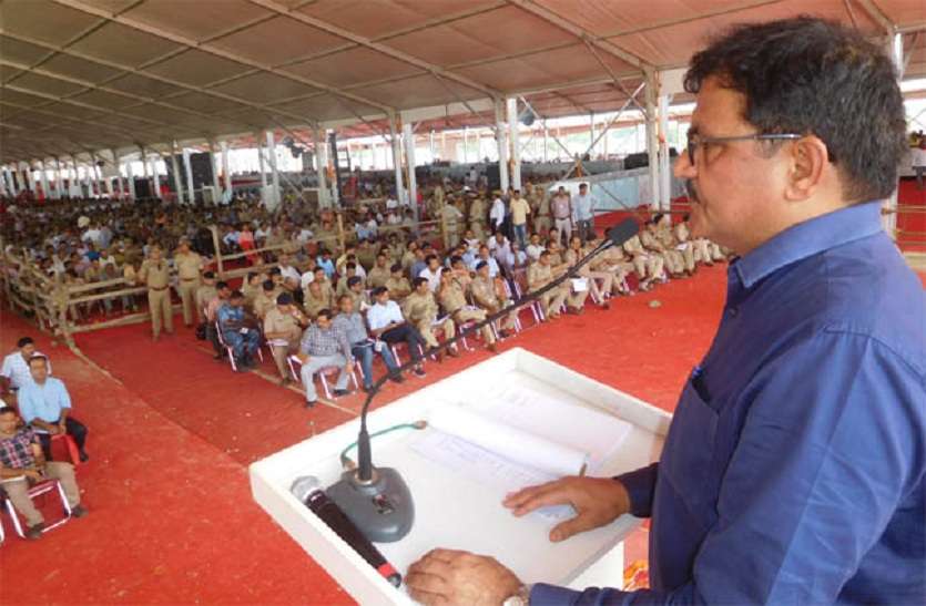 पीएम मोदी की रैली में ऐसे लोगों पर रहेगी खास नजर, सभा स्थल पर नहीं दी जाएगी इंट्री पीएम मोदी की रैली में ऐसे लोगों पर रहेगी खास नजर, सभा स्थल पर नहीं दी जाएगी इंट्री