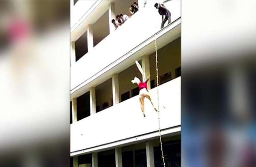 girl died in mock drill practice in coimbatore after falling मॉक ड्रिल में हुआ हादसा, दूसरी मंजिल से गिरकर छात्रा की मौत