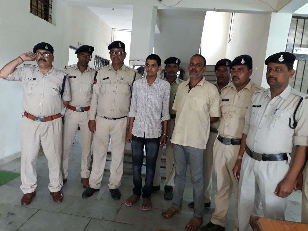 बड़ी खबर: दूसरी महिला के साथ पिता ने बनाए संबंध,बेटे ने रंगेहाथ पकड़ा तो कर दिया कत्ल