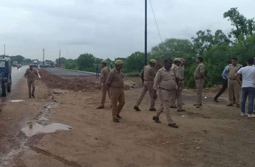 police नेशनल हाईवे पर महिला गैंग ने लूटा चूड़ी व्यापारी