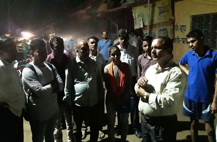 news ऐसा क्या हुआ कि यहां रात में ही अभ्यर्थियों ने डीईईओ का किया घेराव? जानिए अभी