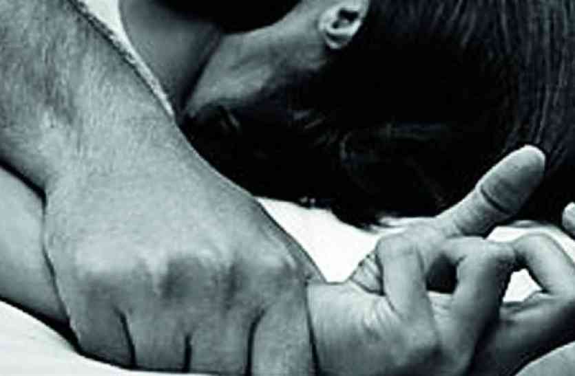 rape file photo सोशल साइट पर दोस्ती कर किशोरी से किया रेप,वीडियो वायरल करने की धमकी देकर दोस्त करने लगे गैंग रेप