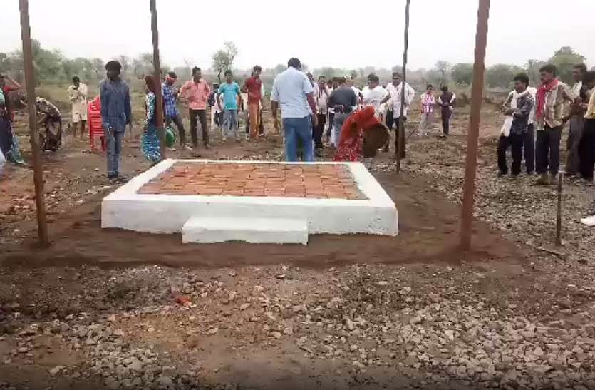 Shahid शहीद के अंतिम संस्कार के लिए गांव में बनाया नया श्मशान घाट, लग रहे पाकिस्तान मुर्दाबाद के नारे