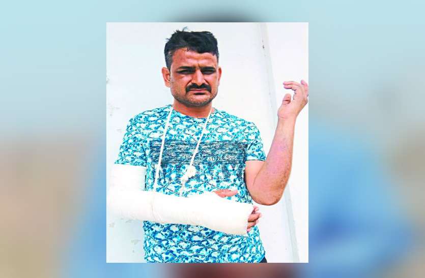 sikar news इंडियन आर्मी के इस जवान का पुलिस को नहीं करना चाहिए था यह हाल