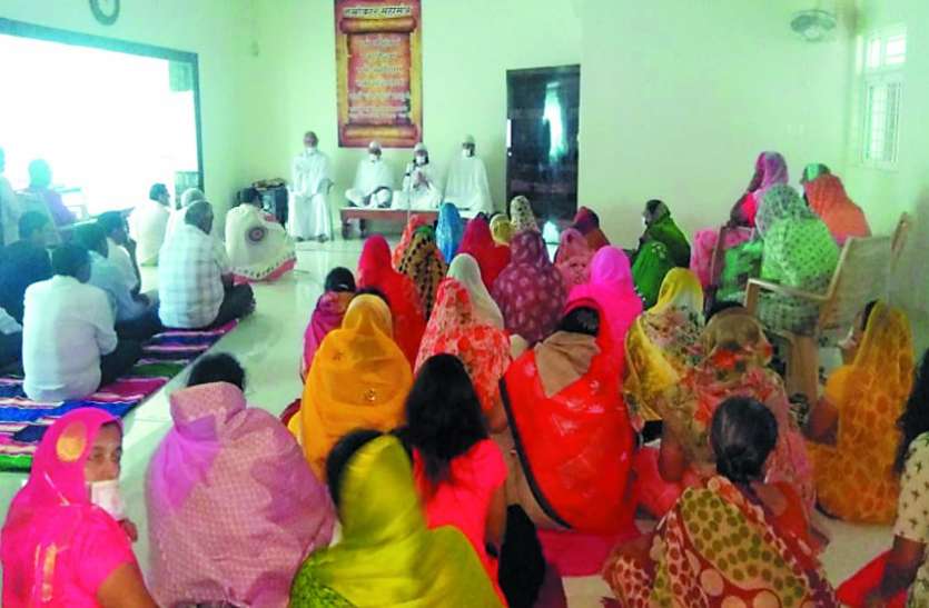 आध्यात्मिक संपत्ति के लिए सुख-सुविधा का त्याग जरूरी आध्यात्मिक संपत्ति के लिए सुख-सुविधा का त्याग जरूरी