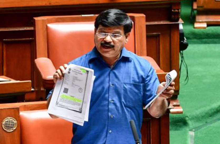 इंदिरा कैंटीन योजना में 150 करोड़ के भ्रष्टाचार का आरोप इंदिरा कैंटीन योजना में 150 करोड़ के भ्रष्टाचार का आरोप