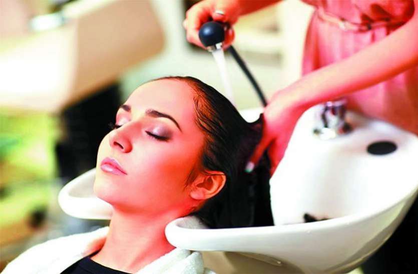 गर्मी में बालों और स्किन की देखभाल कैसे करें, जानें यहां गर्मी में बालों और स्किन की देखभाल कैसे करें, जानें यहां