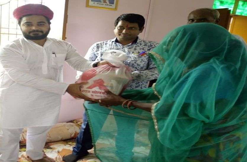 sirohi जज्बे को सलमा: गरीबों के मसीहा बने बालदा गांव के तेजराज सोलंकी