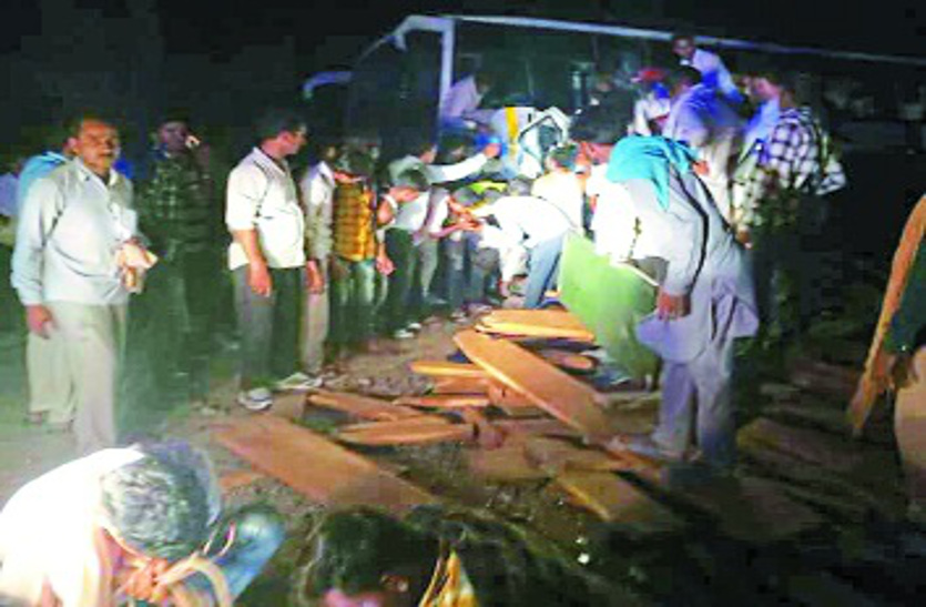 accident लोक परिवहन बस फिर बनी 'परलोक परिवहन', जीप सवार दो जनों की मौत