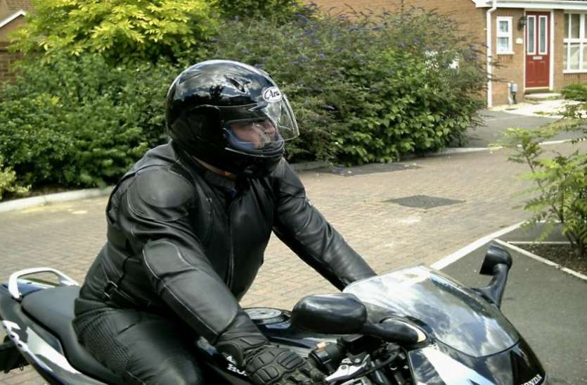 BIke बाइक चलाने वालों के लिए सुरक्षा कवच है ये किट, एक्सीडेंट होने पर भी नहीं आएगी खरोंच