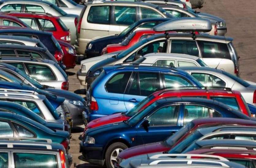 Car Parking इस स्मार्ट तरीके से जानिए भीड़-भाड़ वाली जगह में कैसे पार्क करते हैं कार