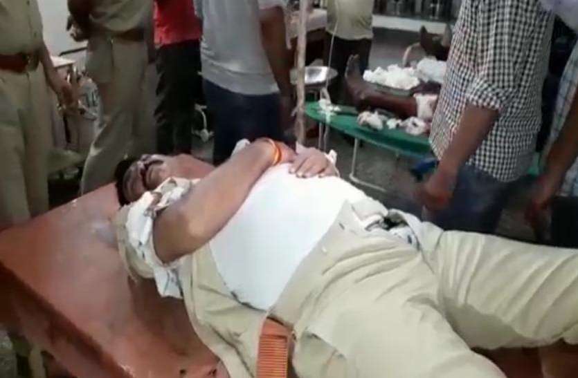 bijnor एनकाउंटर में दो इनामी बदमाश गिरफ्तार, फायरिंग में दरोगा घायल,अस्पताल में भर्ती
