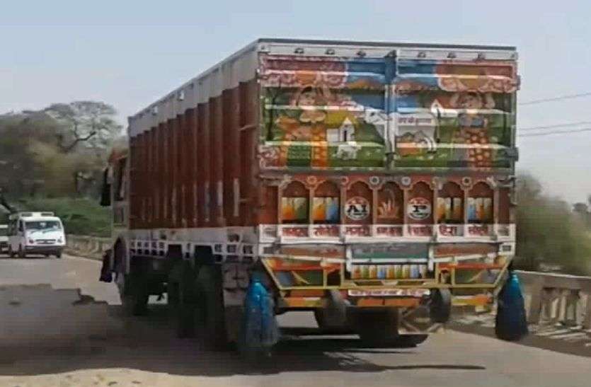 Alwar : Allegation of Vehicle usurp by fake papers लाखों की फर्जकारी के मामले मेें पीडित ने लगाई गुहार, थाना पुलिस पर लगाए यह आरोप