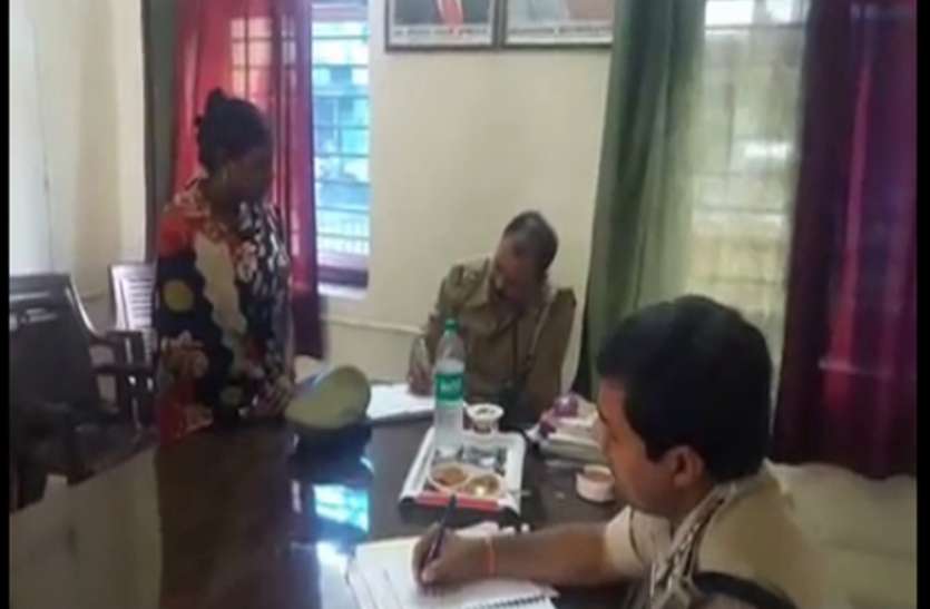 banda शादी का झांसा देकर लूट लेती है घर, पुलिस ने किया गिरफ्तार