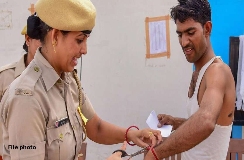 rajasthan police constable recruitment कांस्टेबल भर्ती परीक्षा : बाड़मेर में दो फर्जी परीक्षार्थी गिरफ्तार