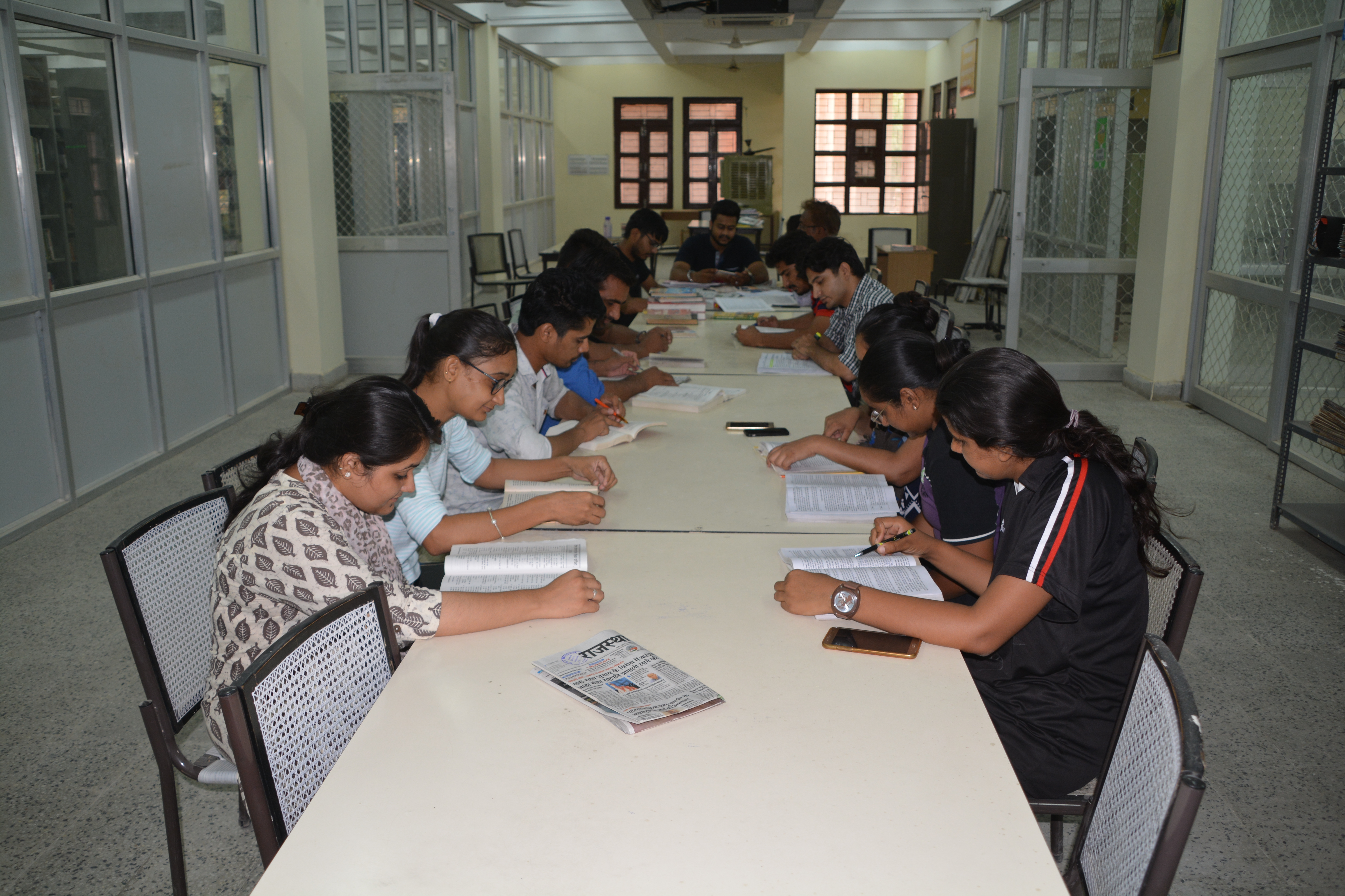 central library Big issue: पढऩे वालों को नहीं सरोकार, कैसे खुले 24 घंटे लाइब्रेरी