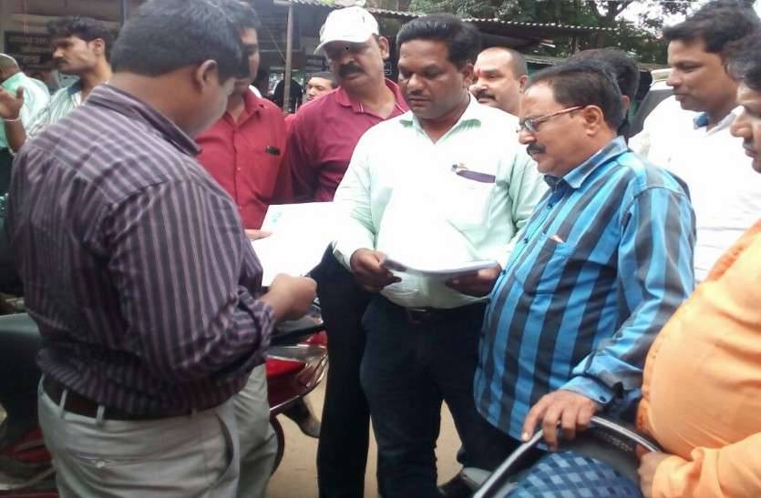Controversy over admission to 11th science faculty 11वीं विज्ञान संकाय में प्रवेश को लेकर विवाद