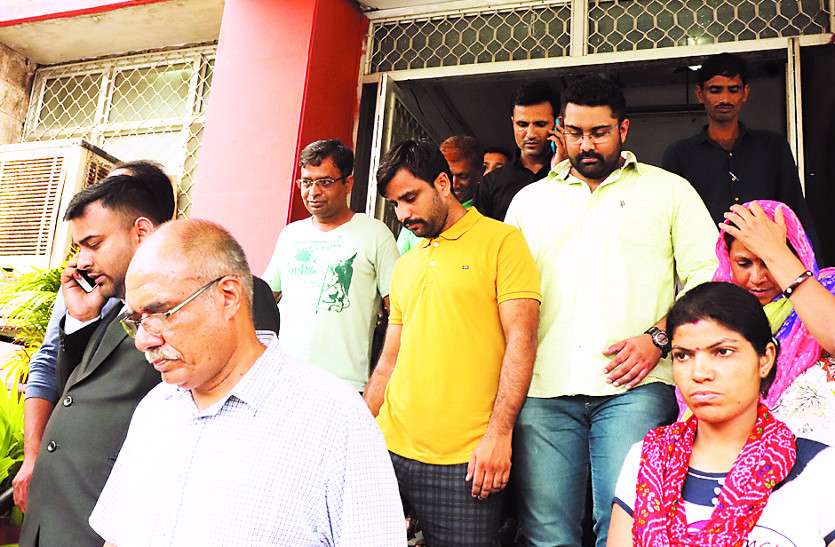 jaipur रिश्तेदारों और चहेतों को नौकरी देना पड़ा भारी, तीन पूर्व अधिकारी गिरफ्तार
