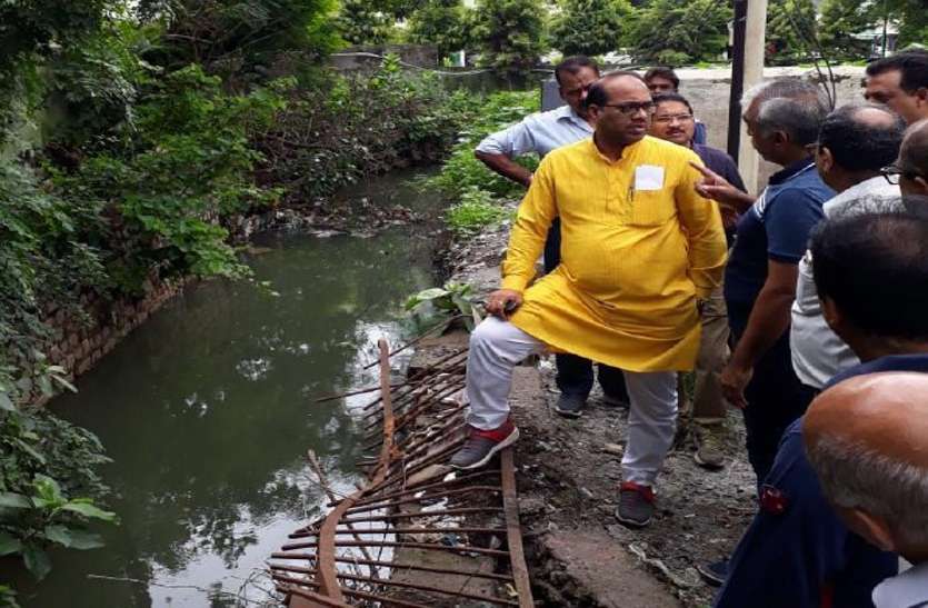 nigam अतिक्रमण को लेकर सख्त हुआ निगम, लगाया 5 हजार रुपए का जुर्माना