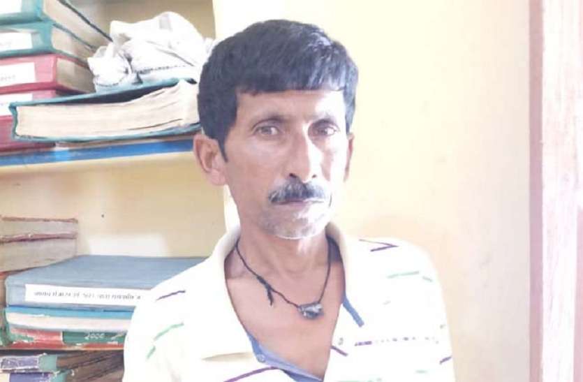 पुलिस के हत्थे चढ़ा 10 हजार का ईनामी अपराधी पुलिस के हत्थे चढ़ा 10 हजार का ईनामी