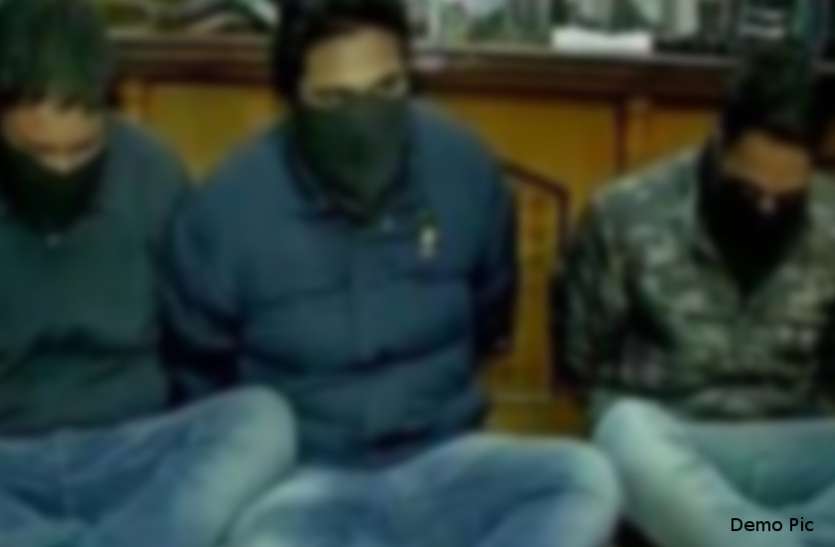 banswara बांसवाड़ा : सरपंच पति और साथियों ने राह चलती महिला के साथ किया ऐसा शर्मनाक काम, 15 दिन बाद पुलिस ने किया गिरफ्तार