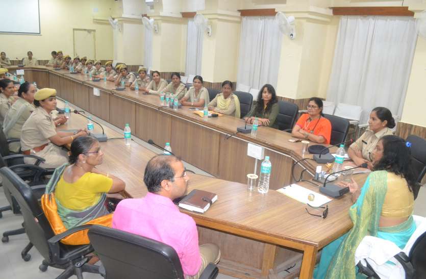 mahila ayog member says not only man responsible for every crime बोली महिला आयोग सदस्य रीटा भार्गव : पुरूष ही नहीं जिम्मेदार ,महिलाएं भी करती हैं पुलिस को गुमराह