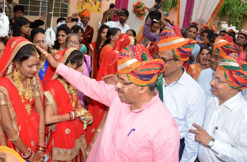 mahila sadan 12 लड़कियों से विवाह के लिए 224 युवकों ने किए आवेदन