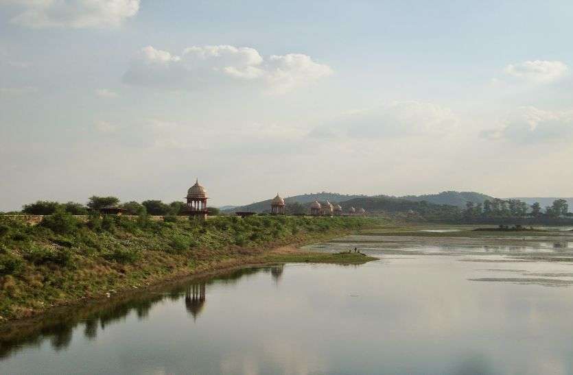 Alwar : Water not reaching the dams even after good rain अलवर जिले के बांध तरस रहे पानी को, प्रशासन की इस लापरवाही से हो रहा है यह हाल