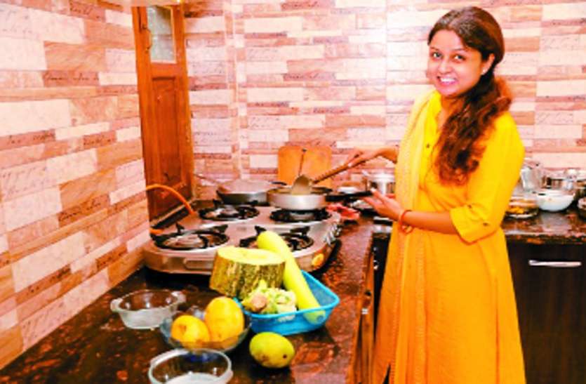 Healthy dish in jabalpur कॉलेज लड़कियों ने तैयार की खूबसूरती बढ़ानेवाली डिश, एक साथ मिलेगा स्वाद सेहत और सौंदर्य