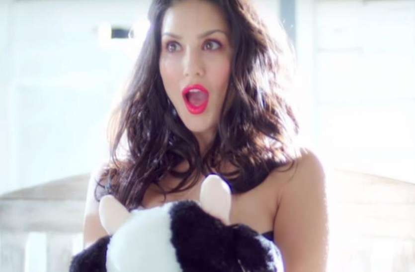 sunny leone सनी ने पहली बार इन लोगों के साथ देखी थी पाॅर्न फिल्म, फिर किया था एेसा काम...