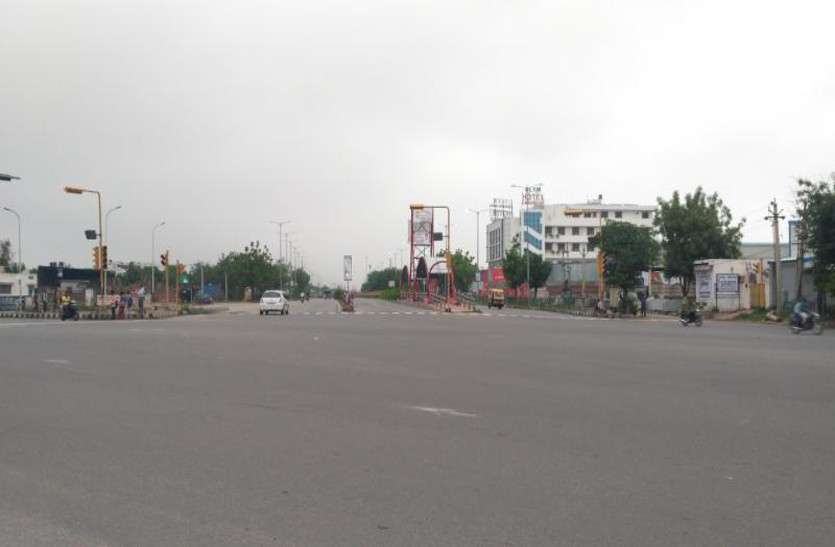 Truck Hadtal सवेरे छह बजते ही थम गए ट्रकों के पहिये