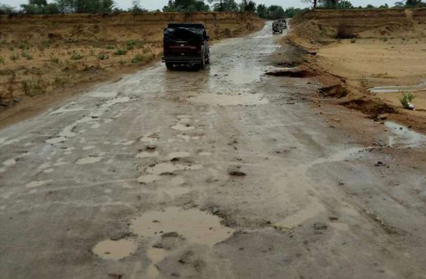 Damge bridges in Jalore लोग करते हैं दुआ, नदी-नालों में नहीं आए उफान