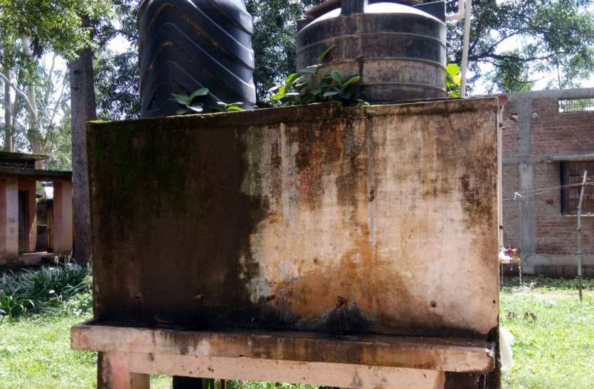 30 school building badhal, 18 schools without buildings 30 शाला भवन बदहाल, 18 स्कूलें भवनविहीन