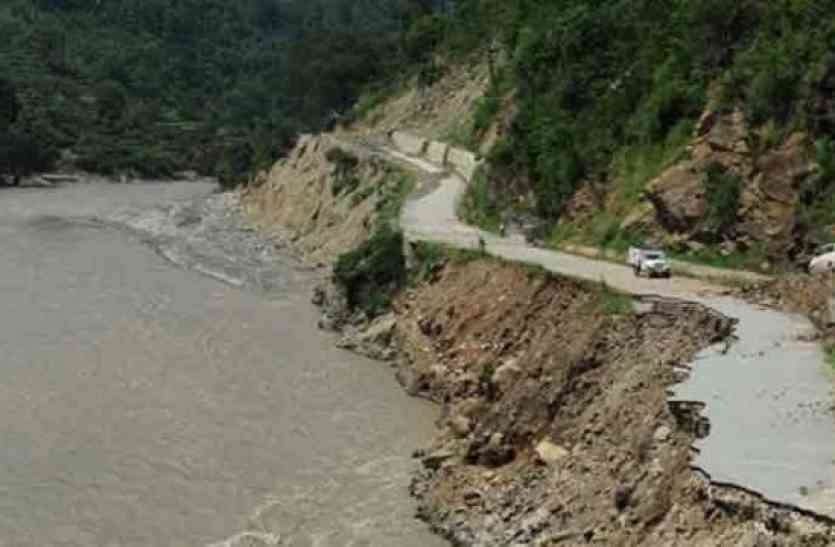 uttrakhand rain file photo उत्तराखंड में नहीं थम रहा बादल फटने का सिलसिला, जिलाधिकारियों को अलर्ट रहने के विशेष निर्देश