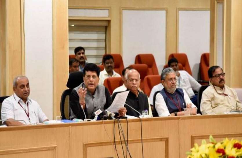gst council GST के 28% के टैक्स स्लैब से एक साल में 191 वस्तुएं हटीं