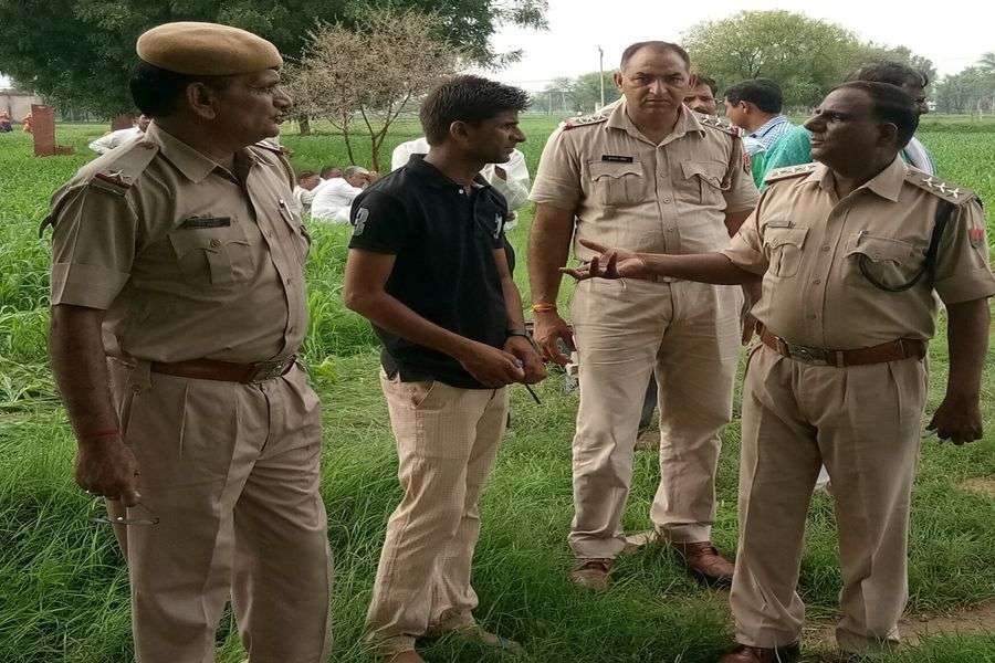 लड़की से नफरत और मां-बाप से प्यार की बात लिख मौत को गले लगाया