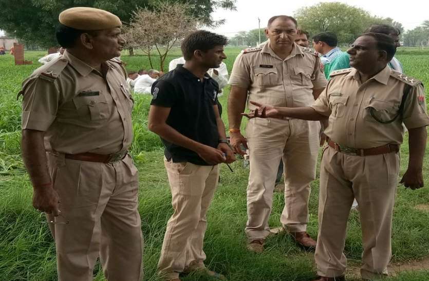 लड़की से नफरत और मां-बाप से प्यार की बात लिख मौत को गले लगाया लड़की से नफरत और मां-बाप से प्यार की बात लिख मौत को गले लगाया