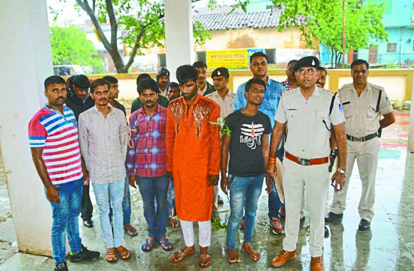 7 Badmash arrested for plotting robbery लूट-डकैती की साजिश रच रहे 7 बदमाश गिरफ्तार, पुलिस ने एेसे दी दबिश