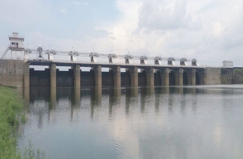 Asia's largest earthquake dam एशिया के सबसे बड़े मिट्टी के बांध का बढ़ा जलस्तर