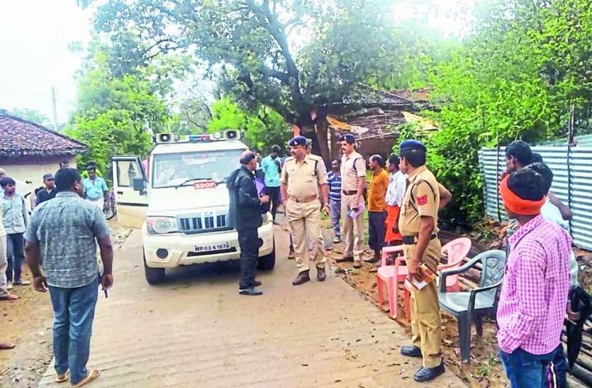 ramnagar murder case: Old woman murdered, robbed in satna बदमाशों ने चोरी से पहले की ये बड़ी वारदात, फिर लूट ले गए गहने-जेवर