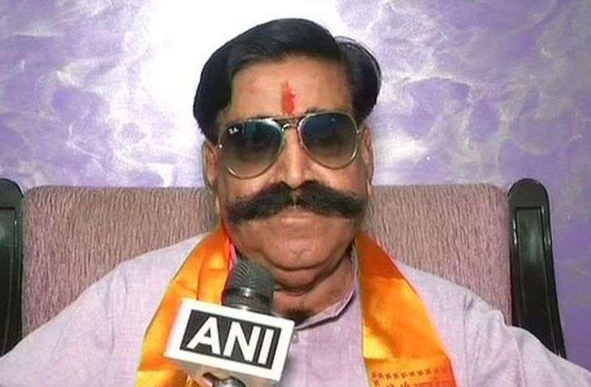 Alwar mob lynching : MLA gyandev ahuja's statement on mob lynching विधायक आहूजा ने कहा, गोमाता पर अटैक तो गुस्सा आएगा, मेव पंचायत के शेर मोहम्मद ने विधायक को बताया मुल्जिम