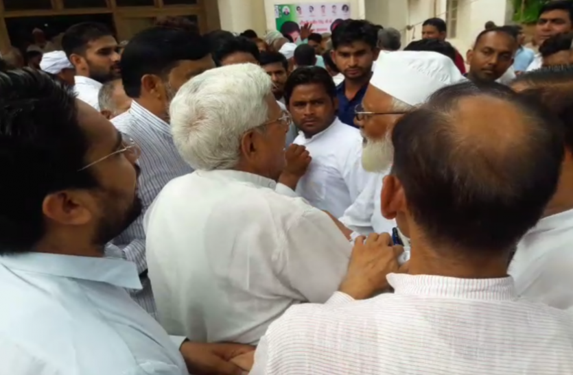 Ajit singh meeting LIVE: हिन्दू-मुस्लिम भाईचारे का संदेश लेकर बागपत पहुंचे चौधरी अजित सिंह