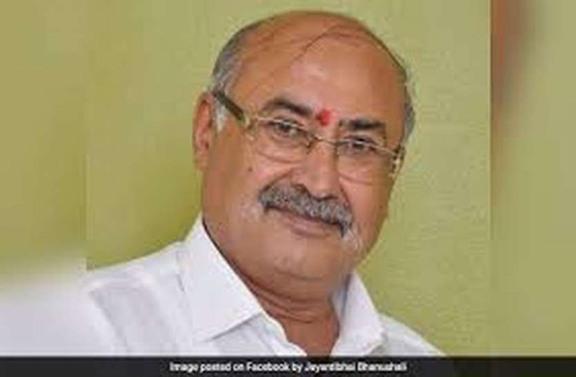 file भानुशाली जगह रिश्तेदार आए आगे, बोले हनी ट्रैप में फंसा रहे