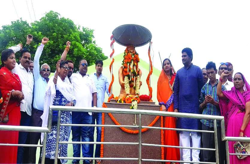 chandra shekhar azad पहली बार आयोजित किया शहीद चंद्रशेखर आजाद की जयंती पर कार्यक्रम, निगम के बड़े नेता रहे गायब